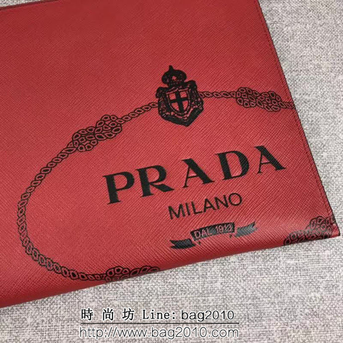 PRADA普拉達 專櫃最新款 摩登態度系列 十字紋牛皮 男士手包 2NG005 DD1822
